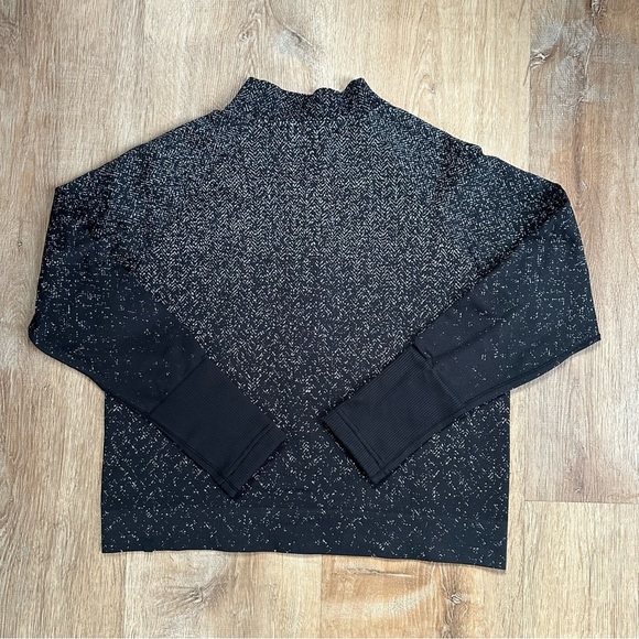 Lululemon Rest Less Cropped 1/2 Zip Size 8
Herringbone Fade Black / White - Picture 5 of 8